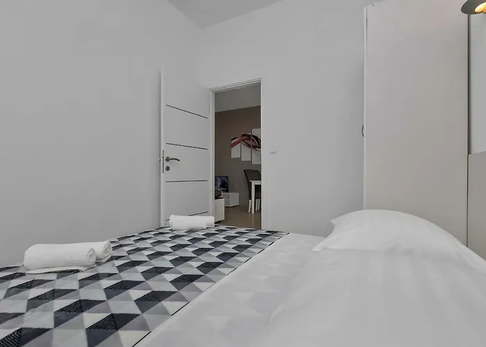 Apartment Easy