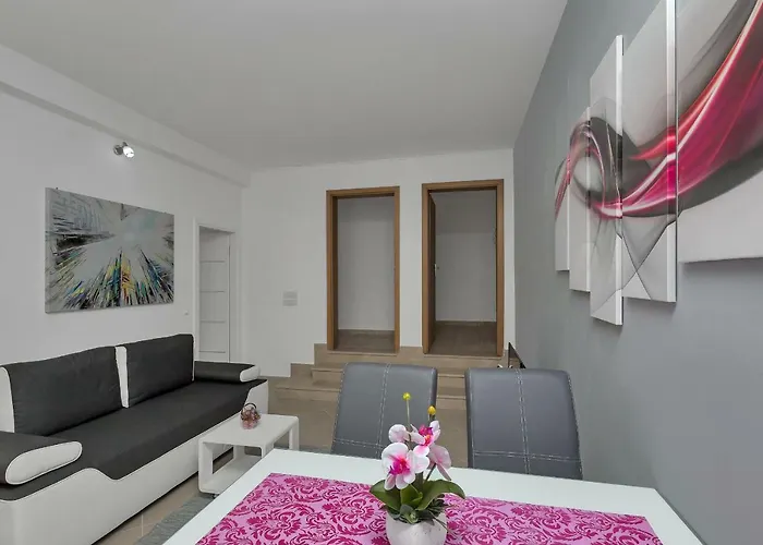 Apartment Easy