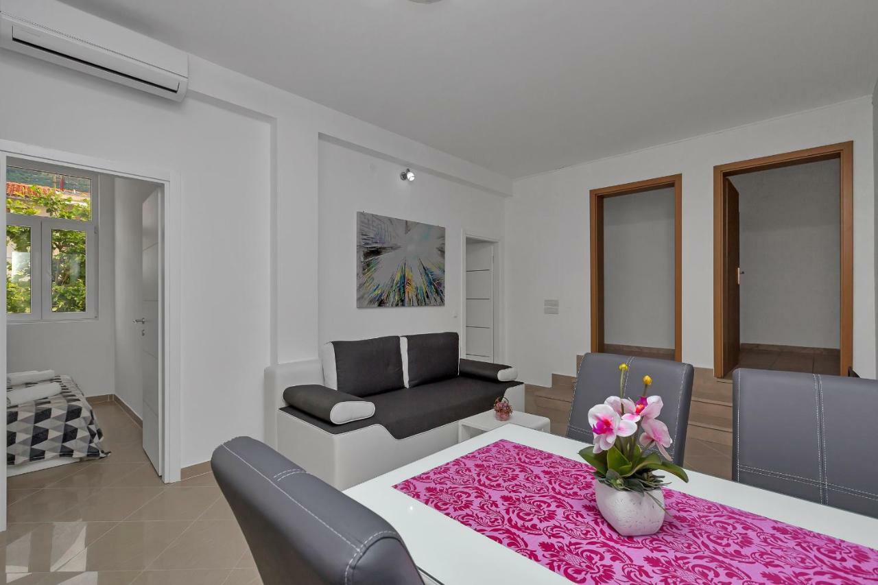 Easy Makarska
